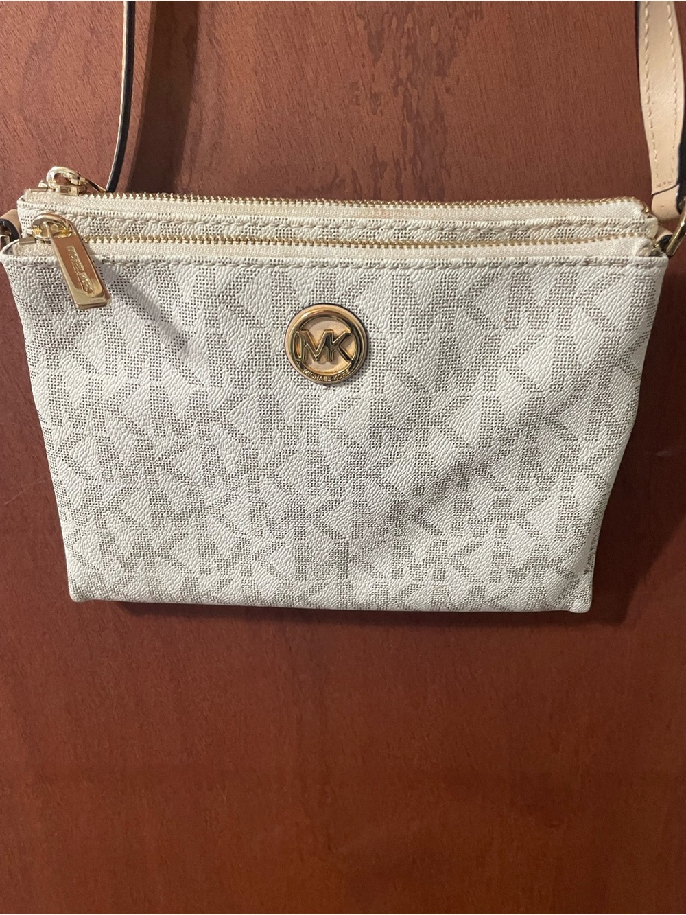 Michael Kors Cream Logo Crossbody Bag. New. Classy.